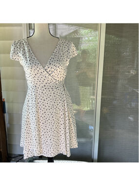 H&M Girls Light White Flowers Dress / Size 16